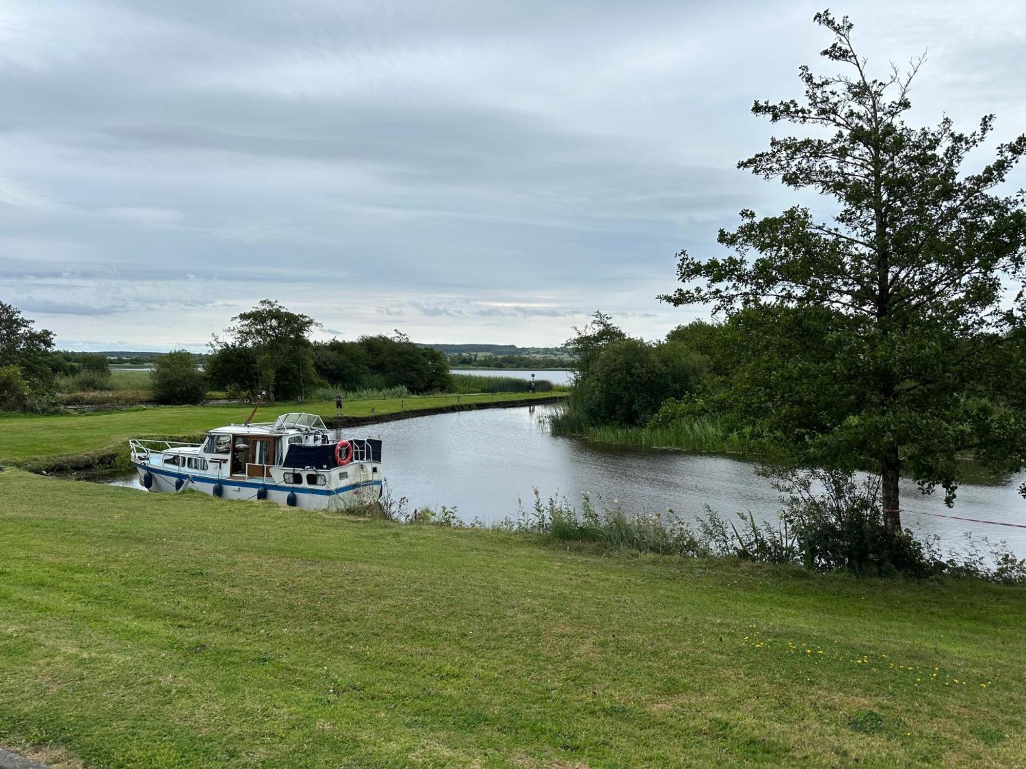 Home Near The River Shannon Rooskey Экстерьер фото